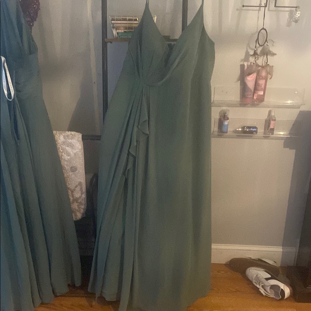 Elegant Green Evening Gown